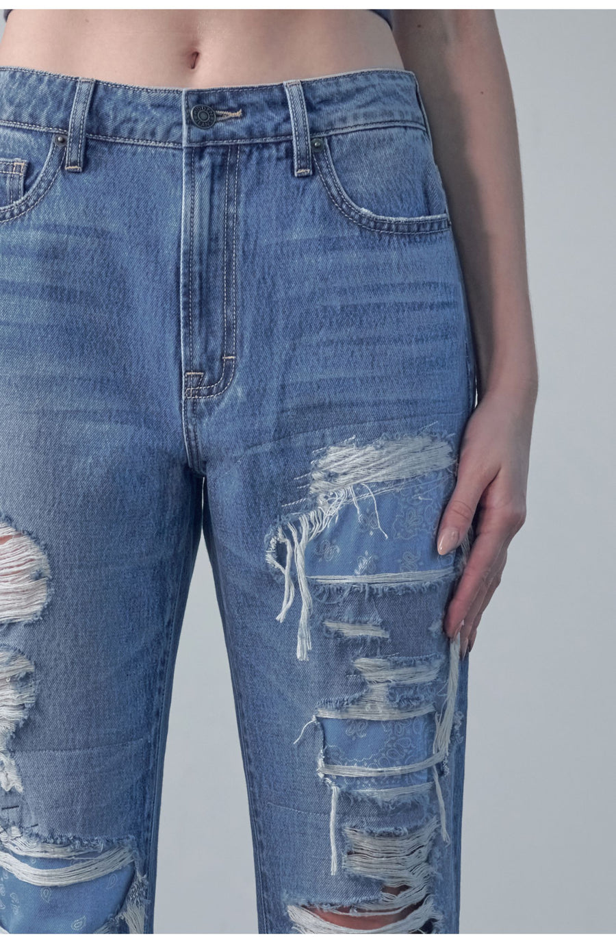 [TRACEY] DARK WASH DISTRESSED BANDANA PRINT STRAIGHT JEAN