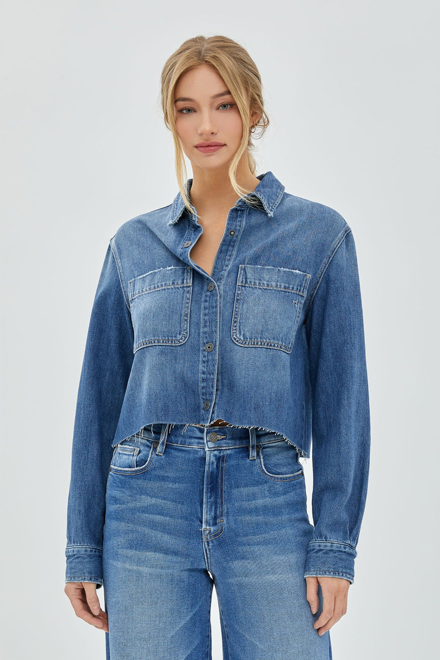 [ABBEY] MEDIUM WASH CROPPED DENIM SHIRT