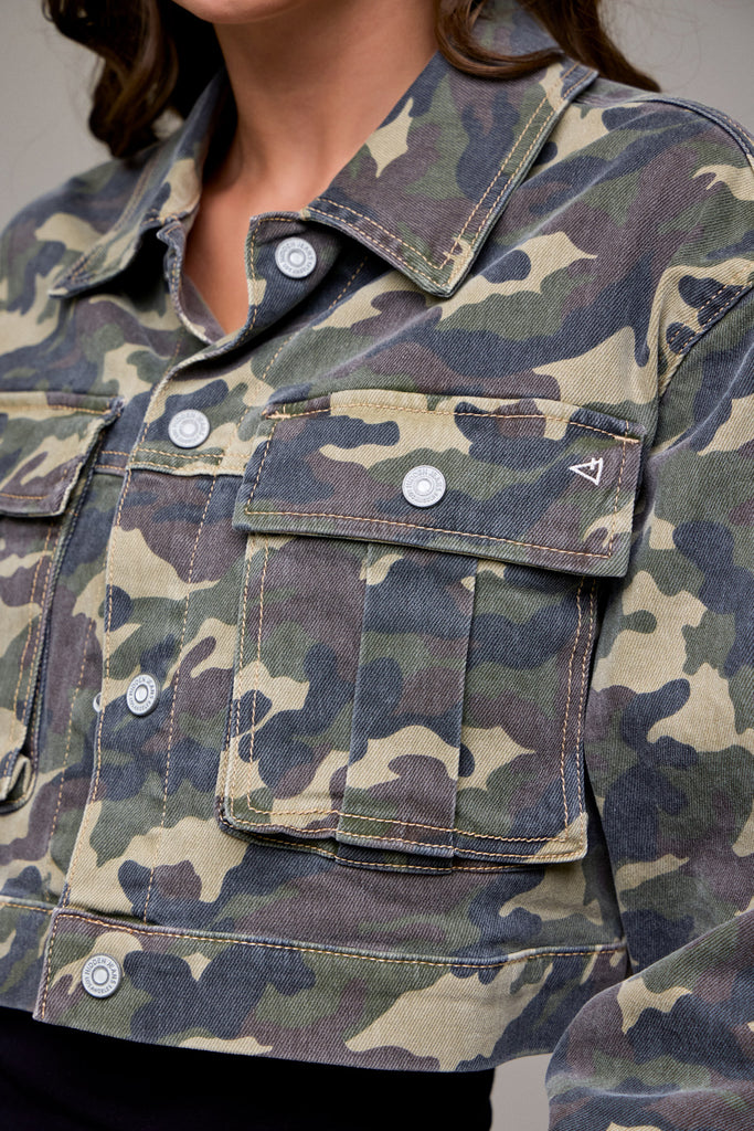 [REBEL] Camo Cropped Cargo Jacket