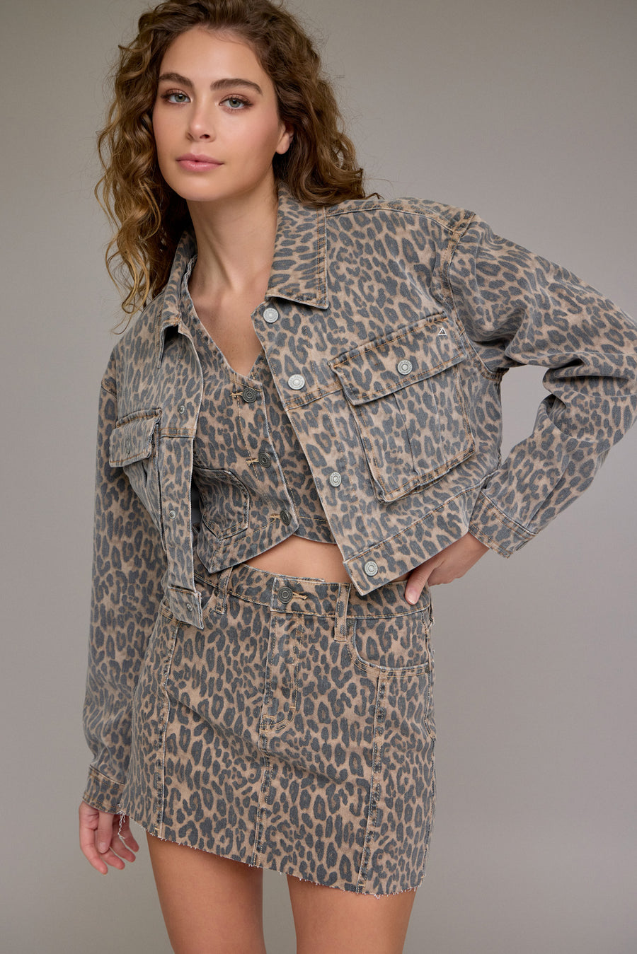 [ABBEY] Cropped Cargo Jacket