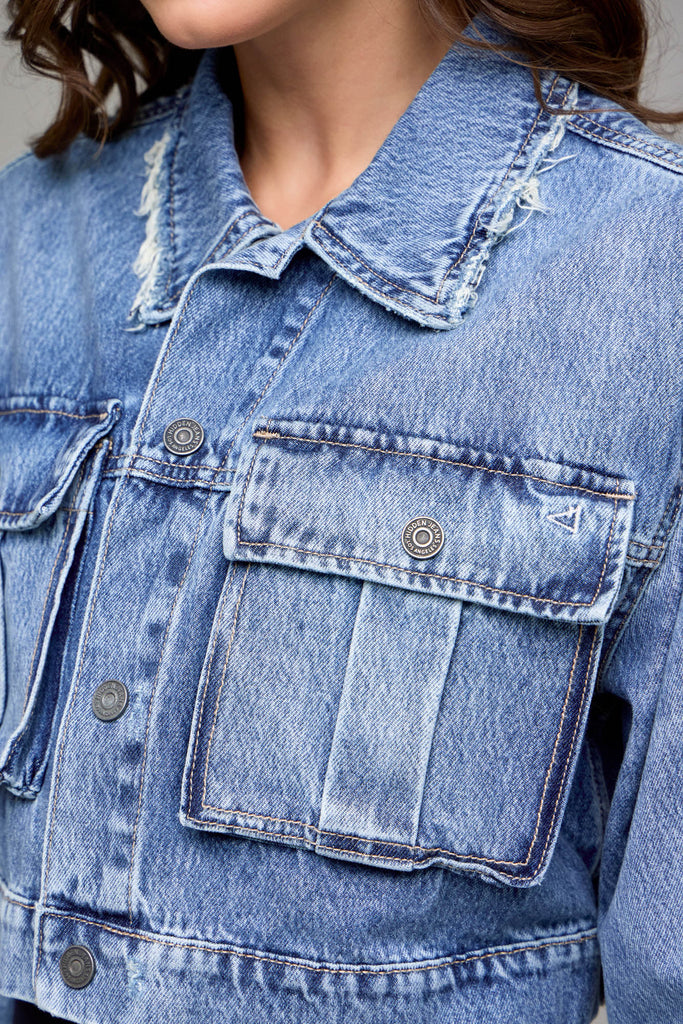 [REBEL] MEDIUM WASH CROPPED CARGO JACKET