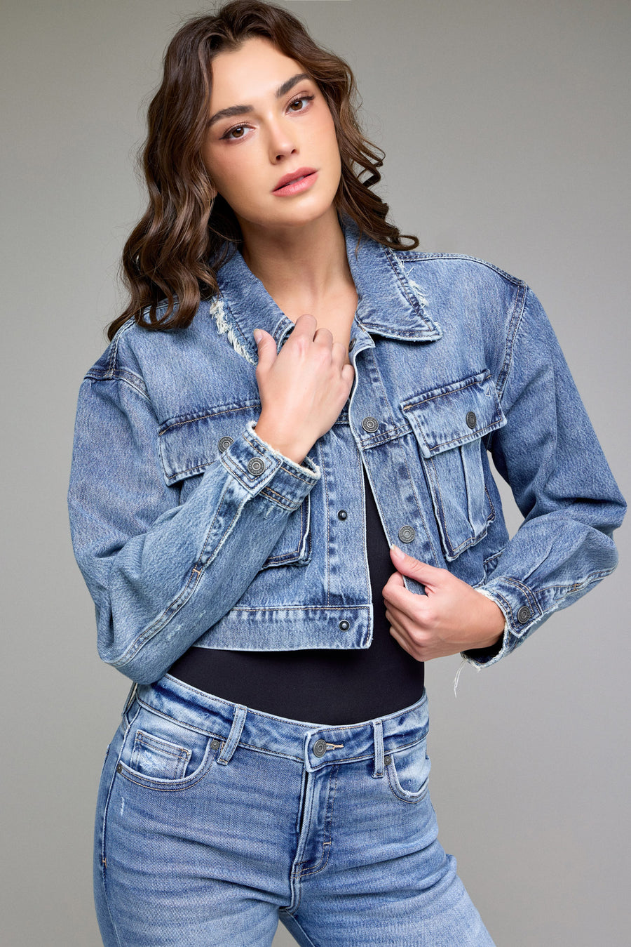 [REBEL] MEDIUM WASH CROPPED CARGO JACKET