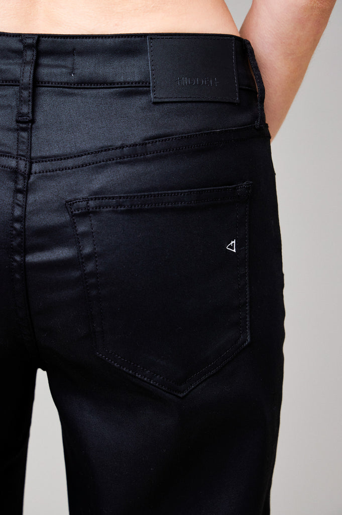 [TRACEY] Coated Clean 28" Inseam High Rise Straight