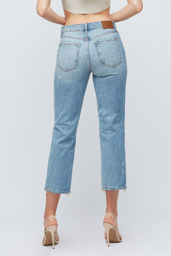 [TRACEY] MEDIUM WASH CLASSIC SUMMER DISTRESSED STRAIGHT