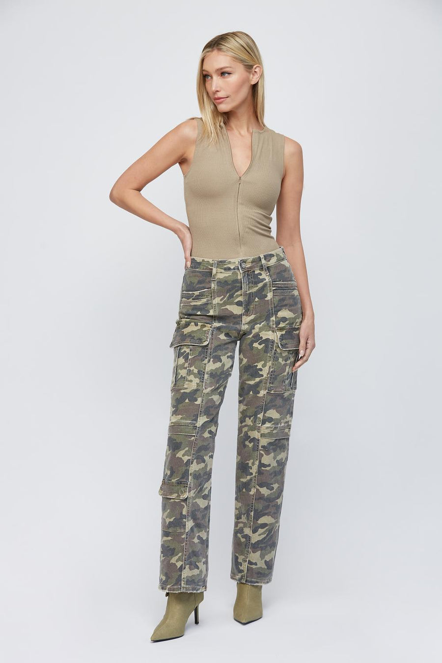[TRACEY] Camo Stretch 31" Inseam Straight