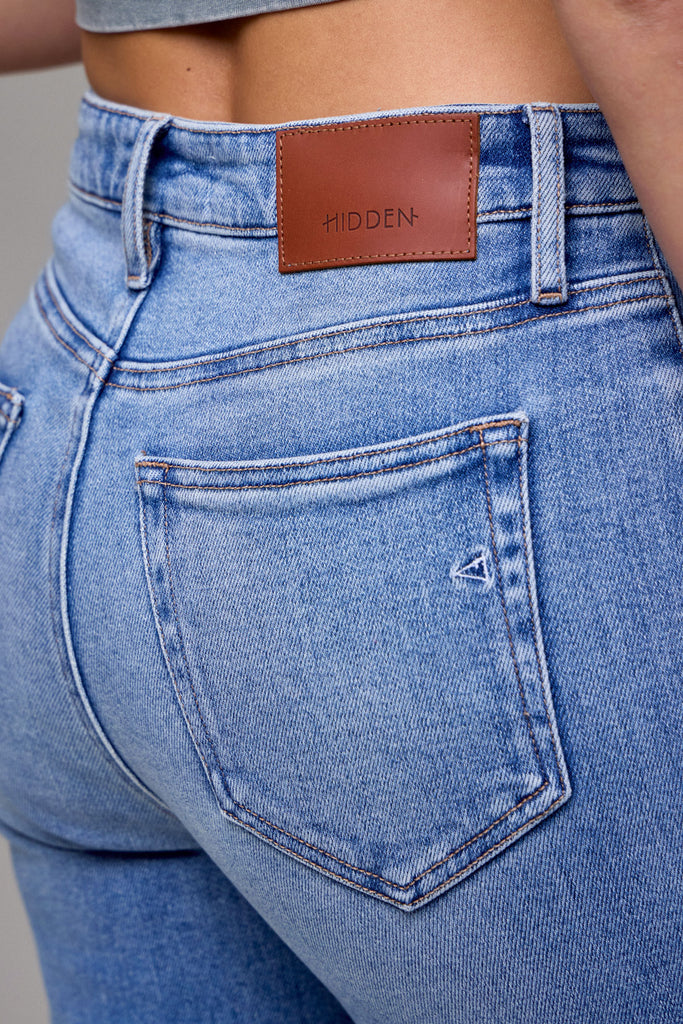 [TRACEY] Medium Wash Cuffed High Rise Classic Straight