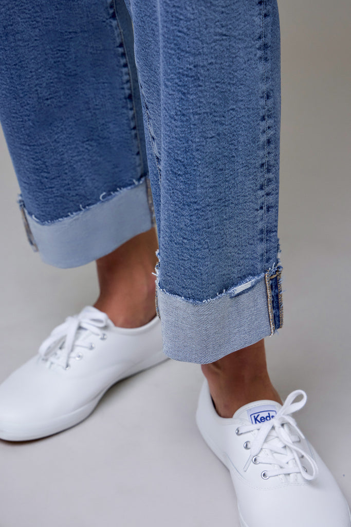 [ELLA] Medium Wash Cuffed Stretch Classic Straight
