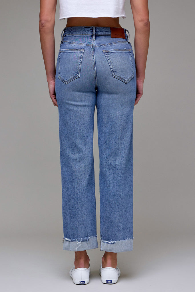 [ELLA] Medium Wash Cuffed Stretch Classic Straight