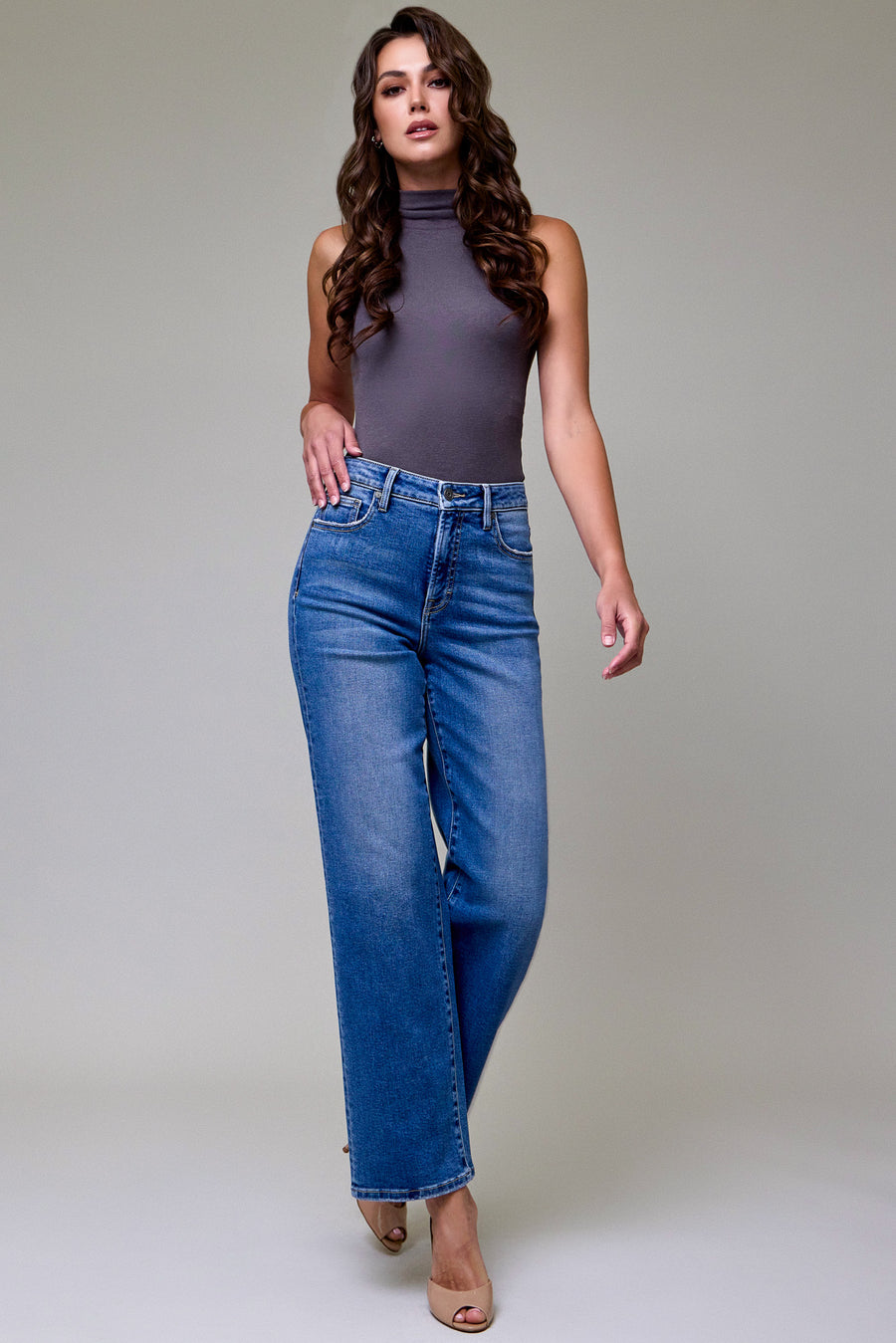 [ELLA] Medium Wash Clean Stretch High Rise Classic Straight