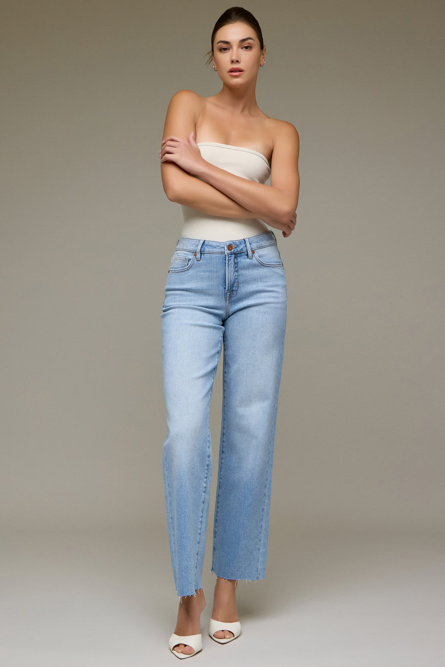 [ELLA] Medium Light Clean Stretch Mid Rise Classic Straight