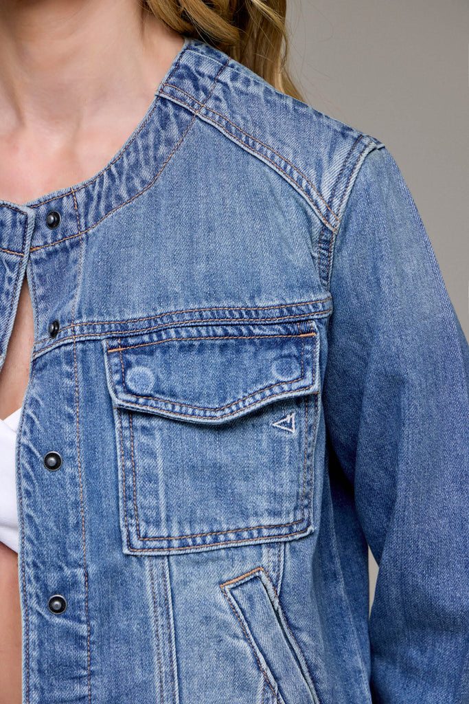 [REBEL] MEDIUM LIGHT COLLARLESS TRUCKER JACKET