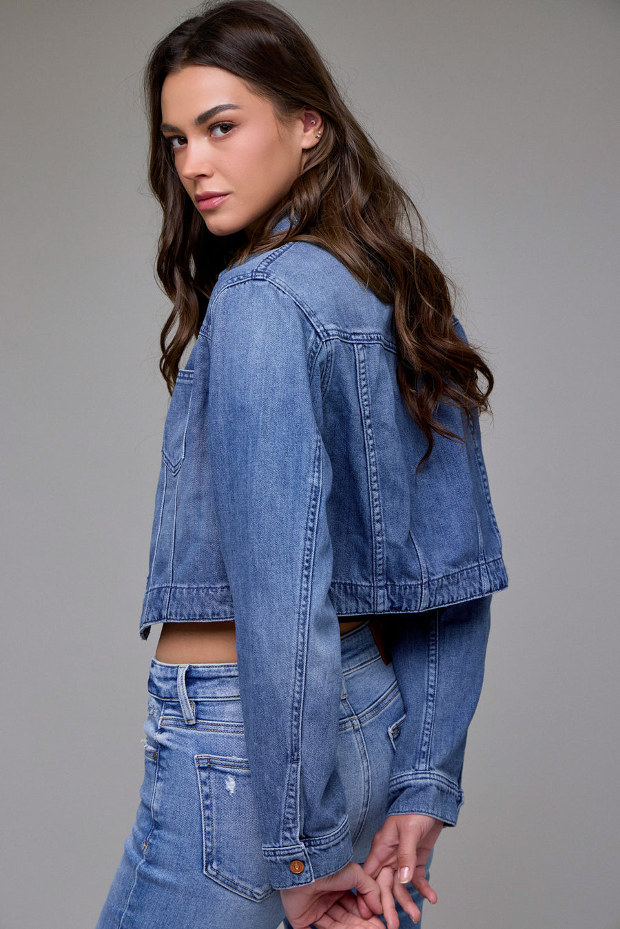[REBEL] Medium Wash Super Soft Cropped Jacket