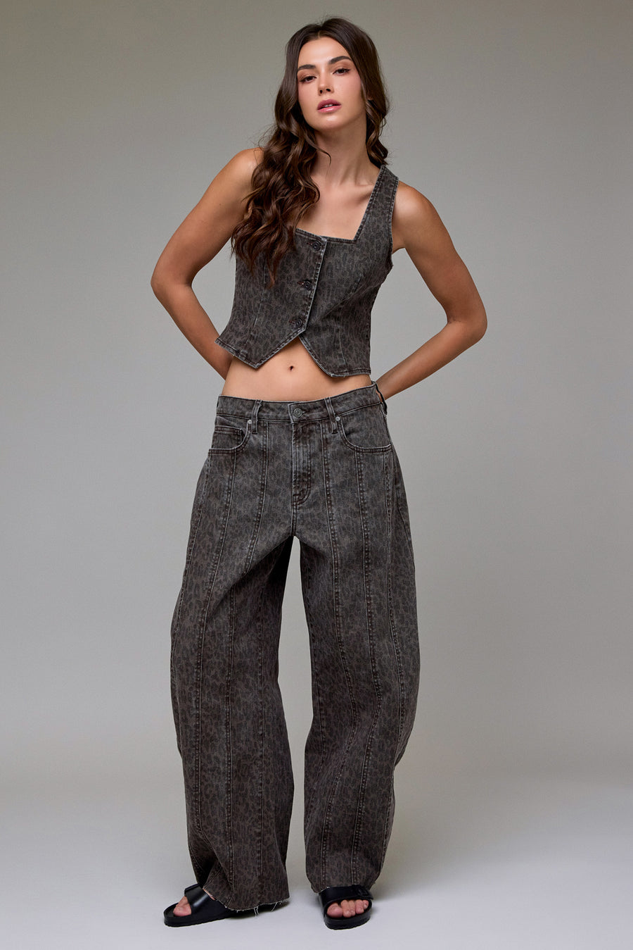 [SAMMIE] Brown Cheetah Seamed Barrel Jean