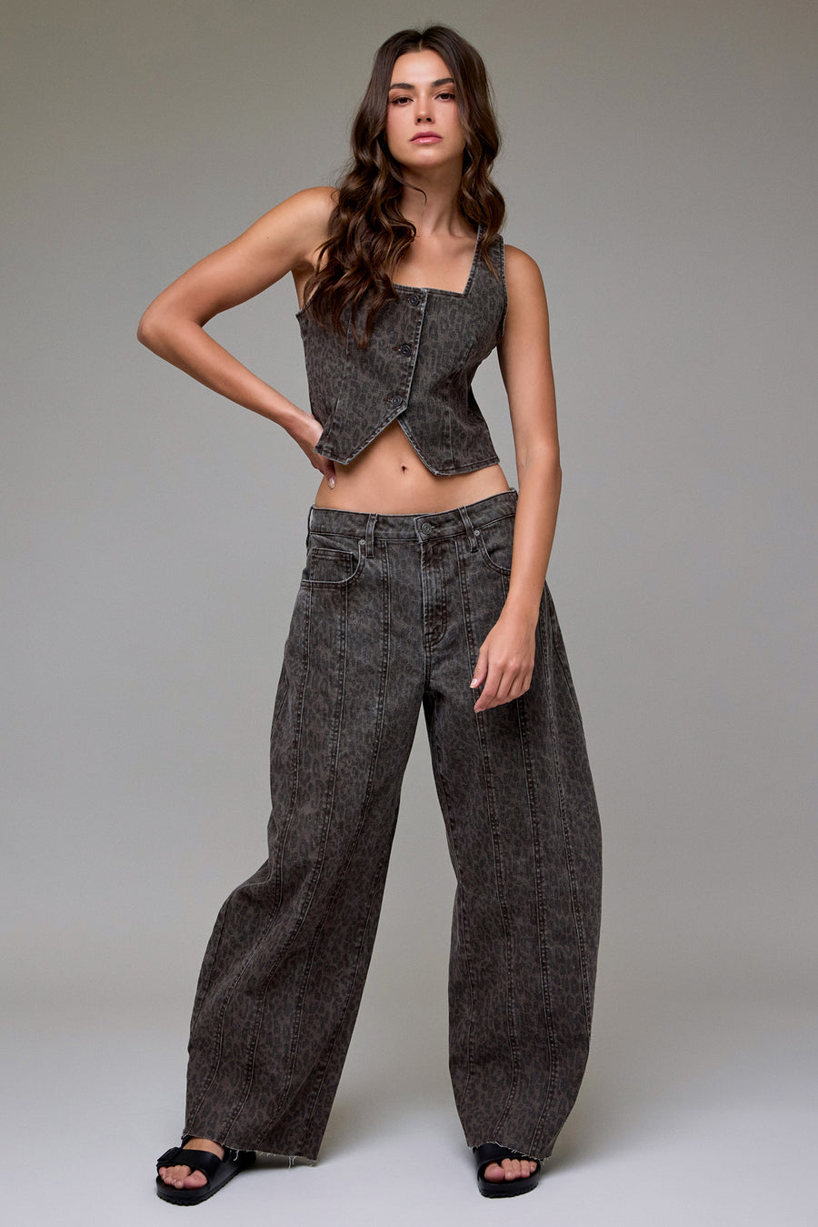 [SAMMIE] Brown Cheetah Seamed Barrel Jean