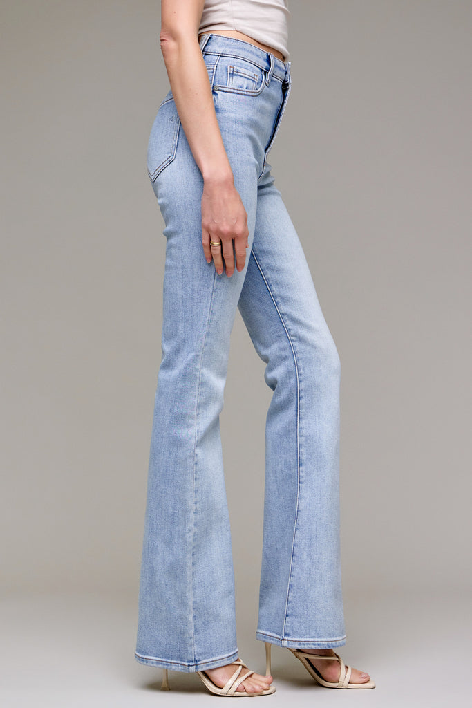 [HAPPI] Light Wash Classic 34" Inseam Flare