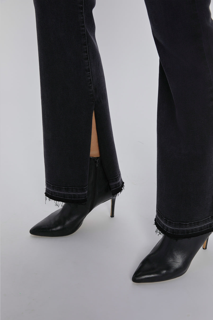 [HAPPI] BLACK 31" INSEAM SLIT FLARE
