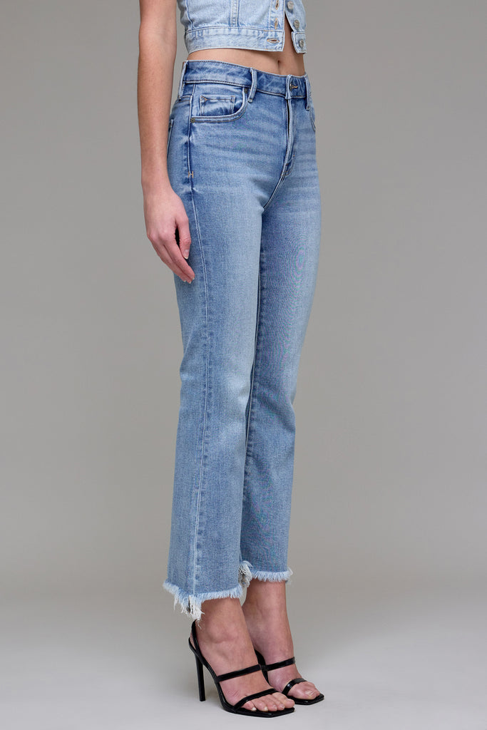 [HAPPI] MEDIUM WASH CLEAN FRAYED HEM STRETCH CROP FLARE