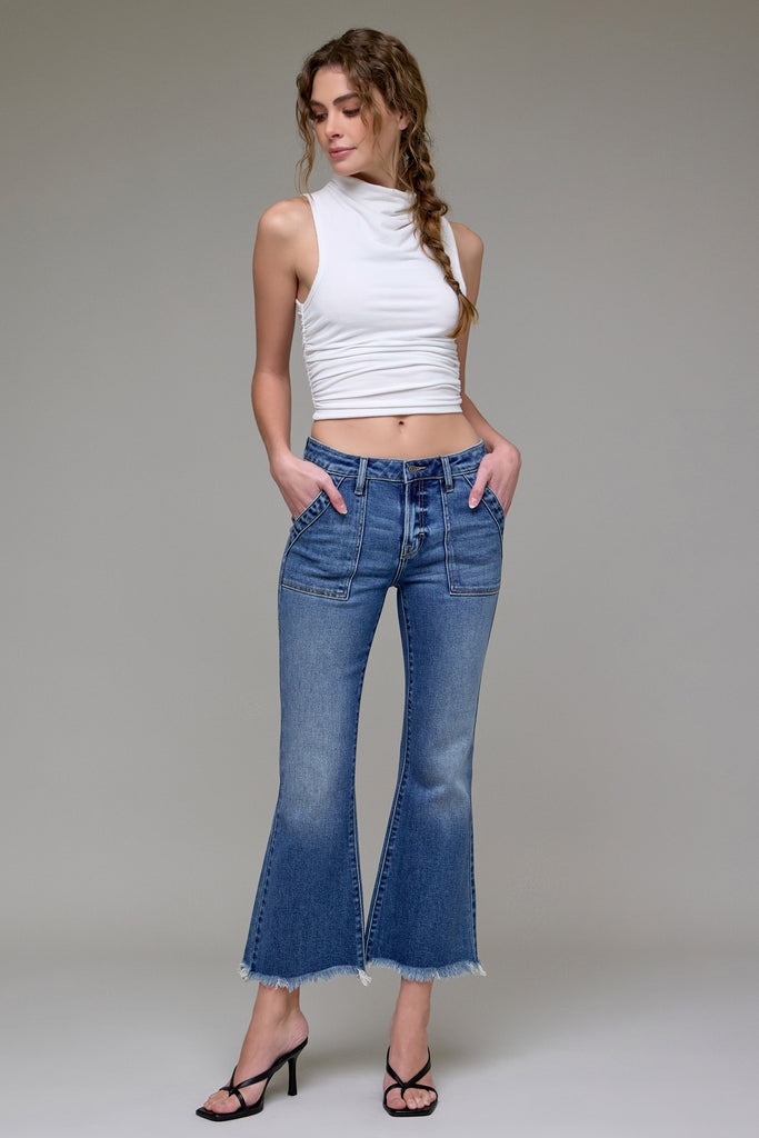 [HAPPI] Medium Wash Frayed Hem Cargo Crop Flare