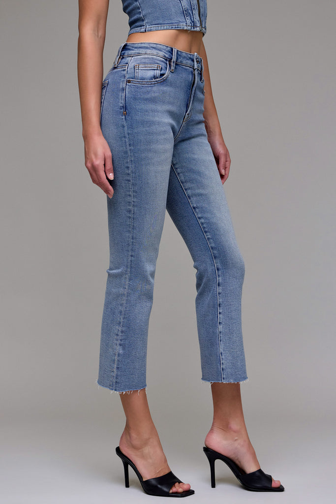 [RYAN] Medium Light Cropped Stretch 25" Inseam Bootcut