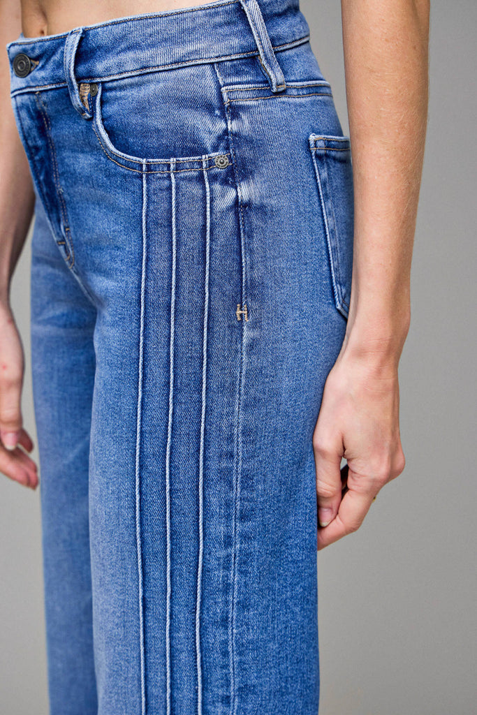 [HAPPI] Dark Wash Pintuck Mid Rise Comfort Flare