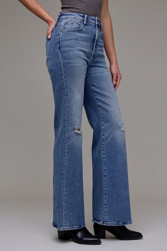 [HAPPI] Medium Wash Knee Distressed High Rise Comfort Flare