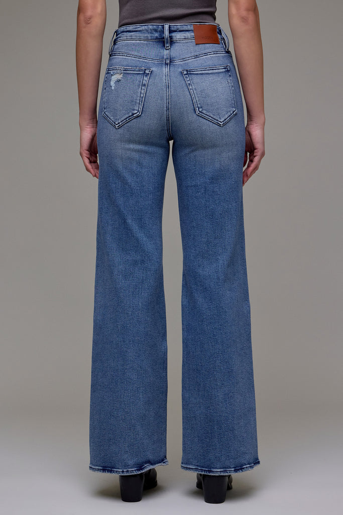 [HAPPI] Medium Wash Knee Distressed High Rise Comfort Flare