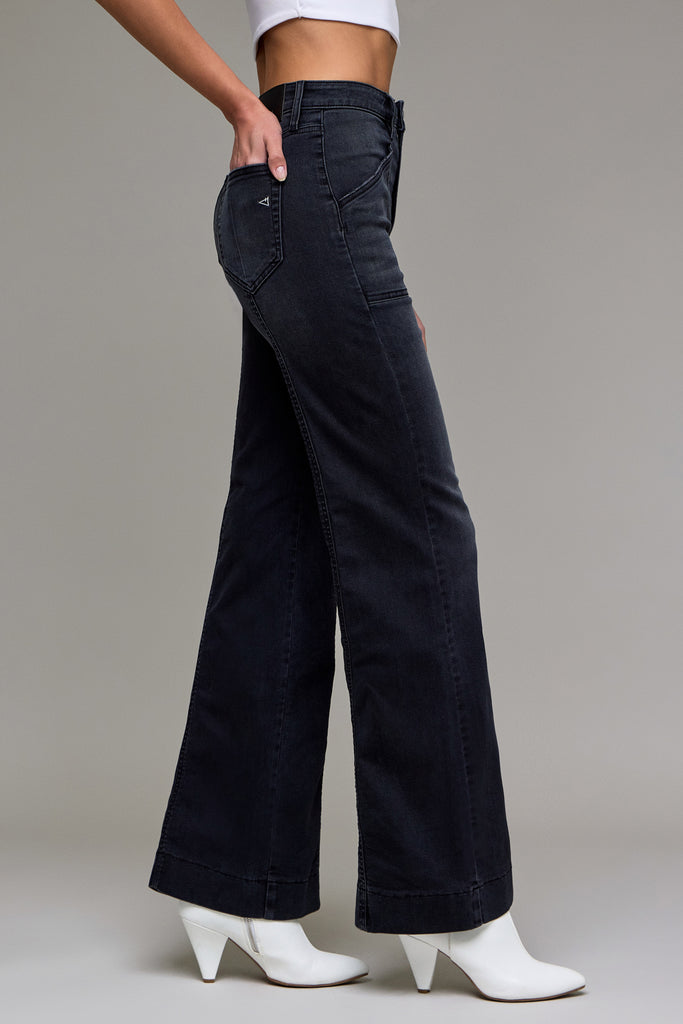 [HAPPI] Charcoal Seam 33" Inseam Comfort Flare