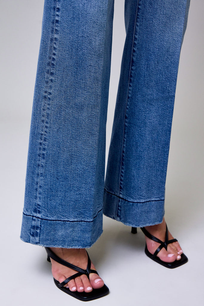 [HAPPI] Medium Dark Stretch High Rise Comfort Flare