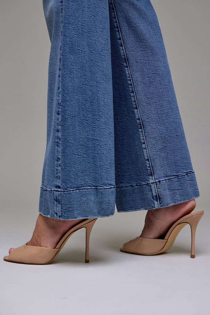 [HAPPI] Medium Dark Stretch High Rise Comfort Flare