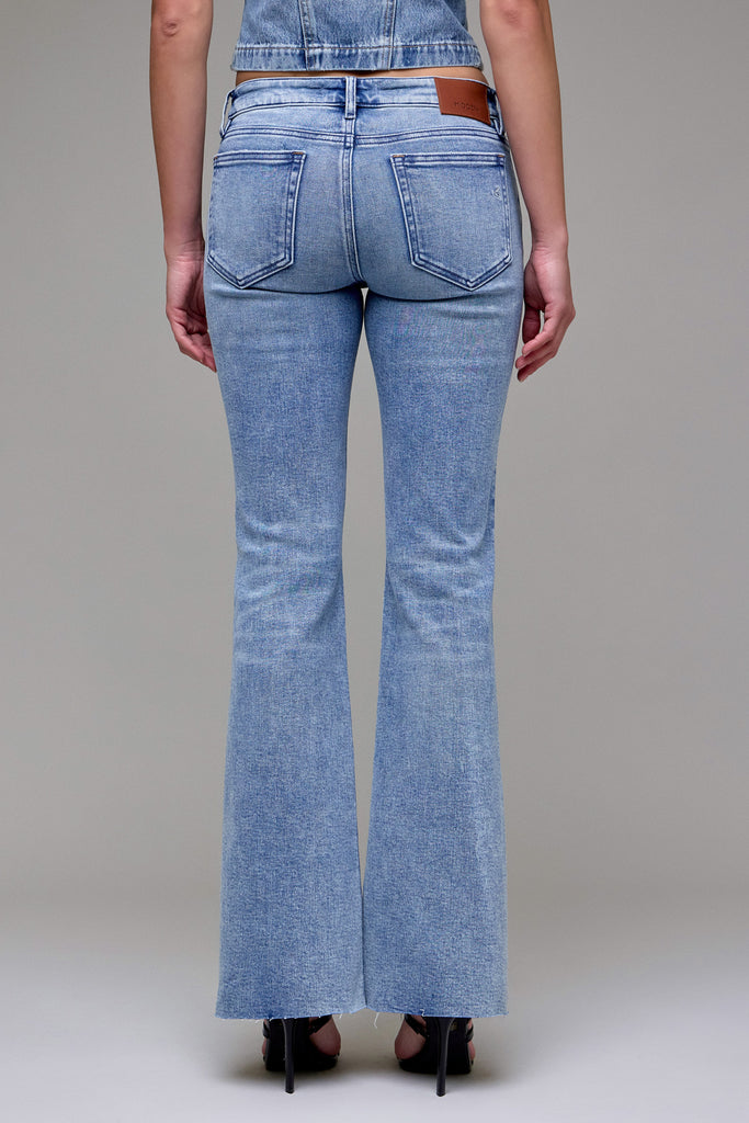 [RYAN] Light Wash Stretch Fashion Low Rise Bootcut