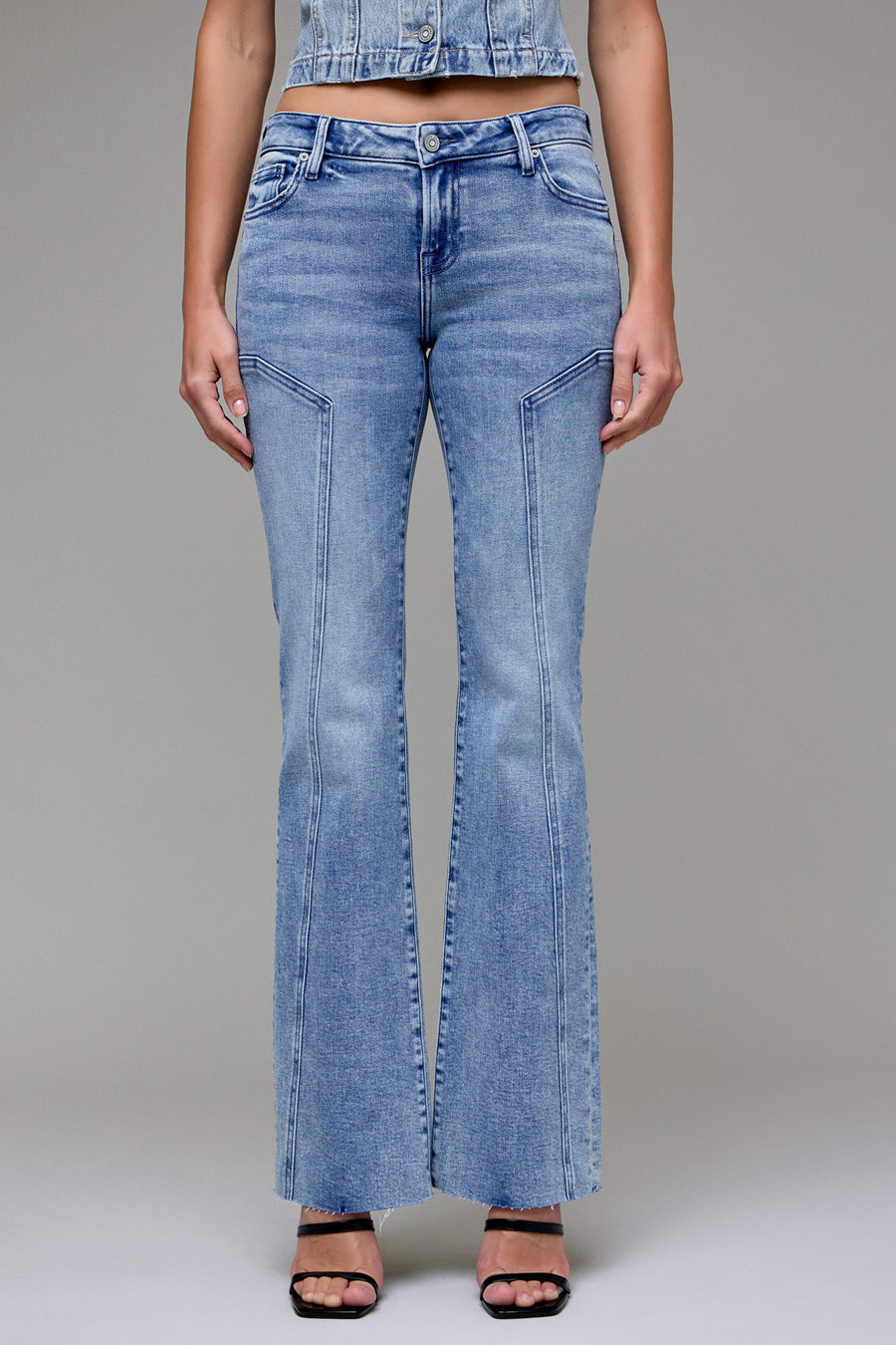 [RYAN] Light Wash Stretch Fashion Low Rise Bootcut
