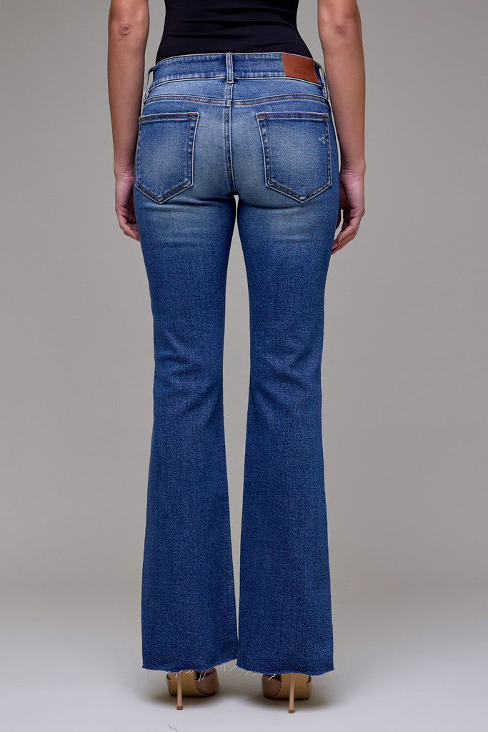 [RYAN] Medium Dark Stretch Low Rise 33" Inseam Bootcut
