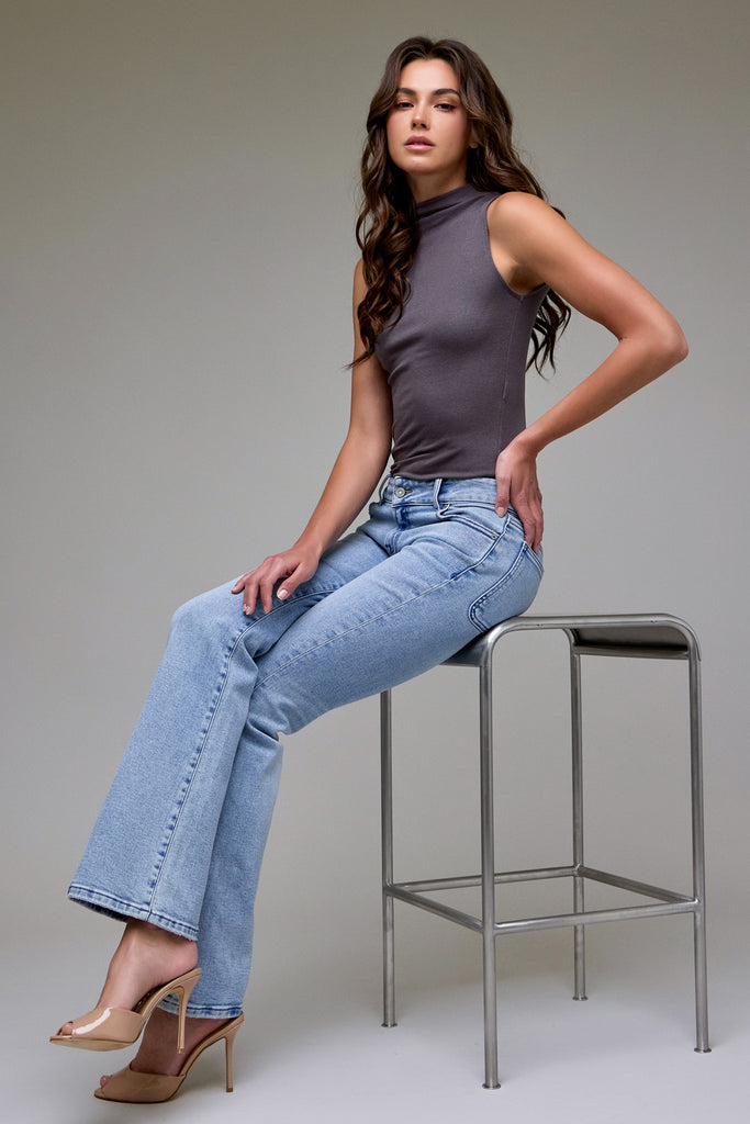 [RYAN] Light Wash Stretch Grinded Low Rise 33" Inseam Bootcut