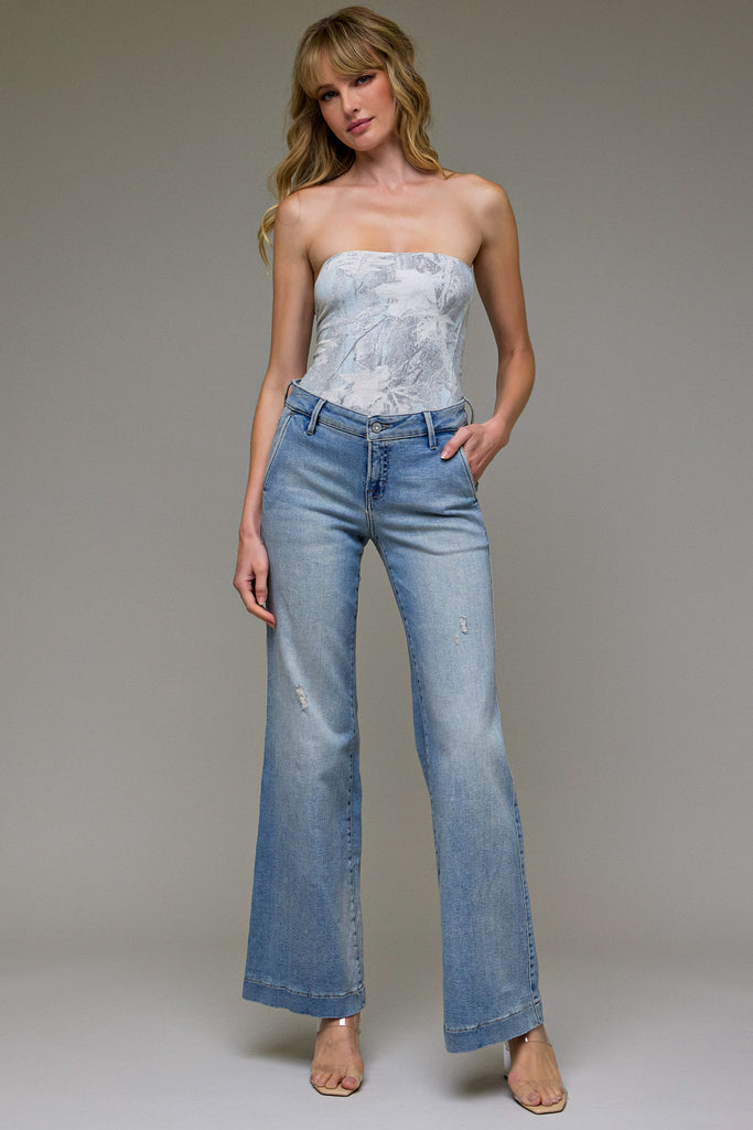 [HAPPI] Light Wash Clean Stretch Low Rise Comfort Flare