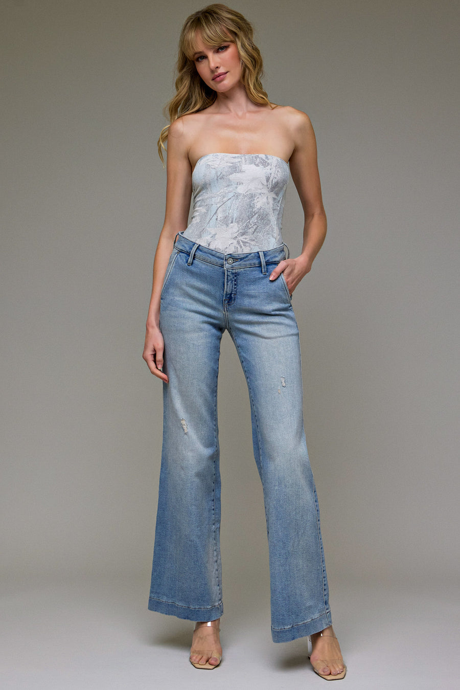 [HAPPI] Light Wash Clean Stretch Low Rise Comfort Flare