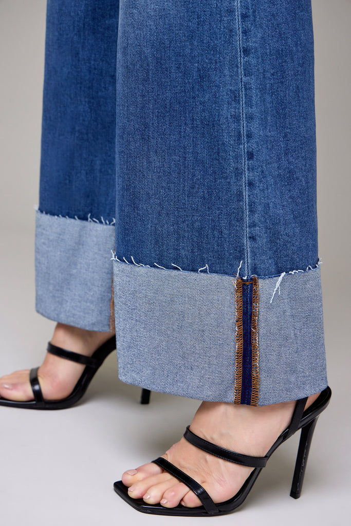 [HAPPI] Medium Wash Clean Cuffed High Rise Comfort Flare