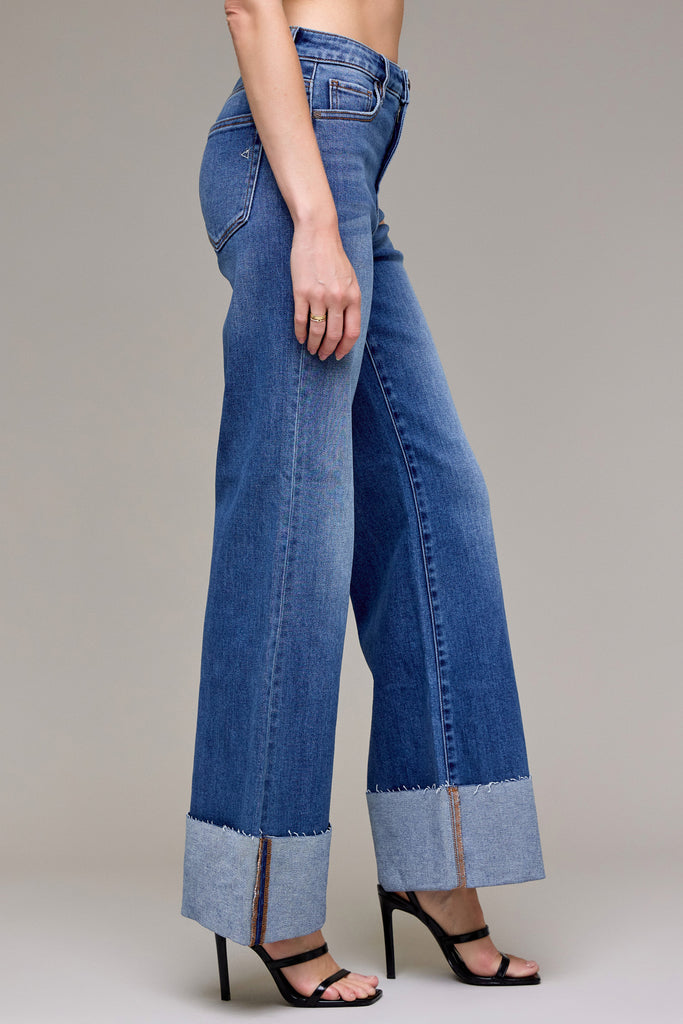 [HAPPI] Medium Wash Clean Cuffed High Rise Comfort Flare