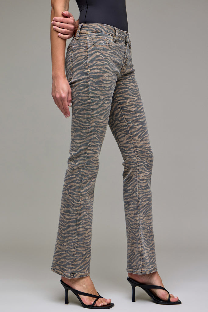 [RYAN] Tiger Print Low Rise 31" Inseam Bootcut