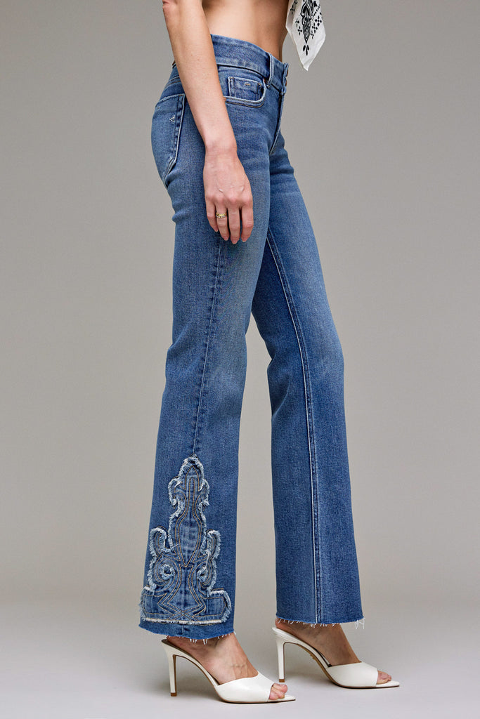 [HAPPI] Medium Wash Stretch Applique Low Rise Flare