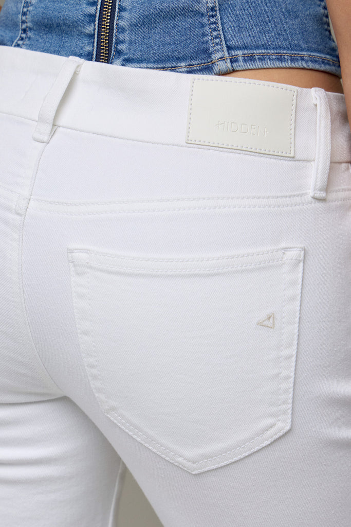 [HAPPI] LOW RISE WHITE WASH FLARE WITH DETAILED APPLIQUE