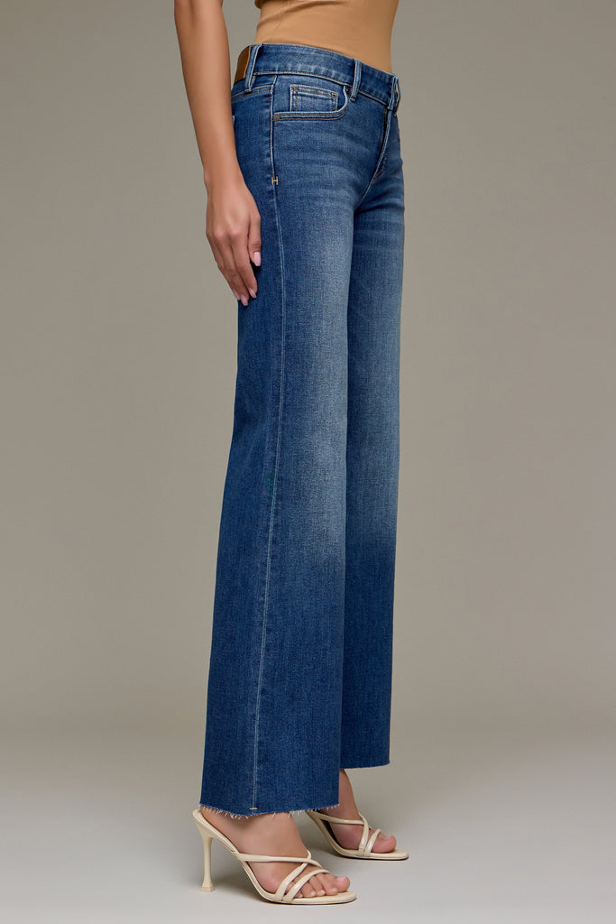 [HAPPI] Dark Vintage Low Rise 33" Inseam Comfort Flare