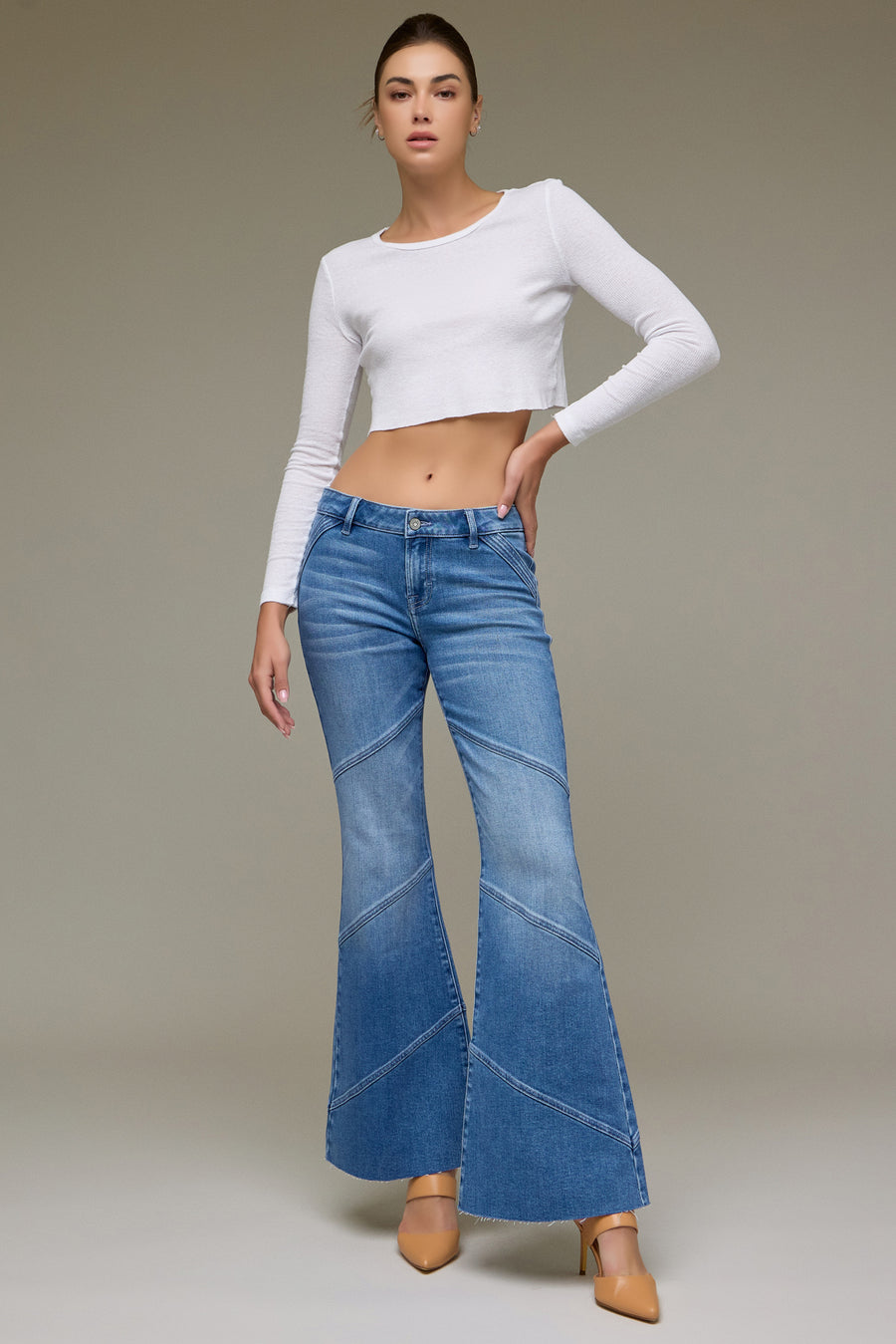 [HAPPI] Medium Dark Low Rise 32" Inseam Fashion Flare