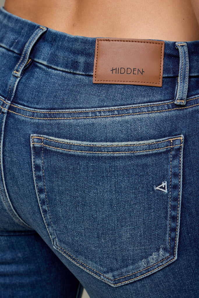 [RYAN] Dark Wash Clean Mid Rise 31" Inseam Bootcut