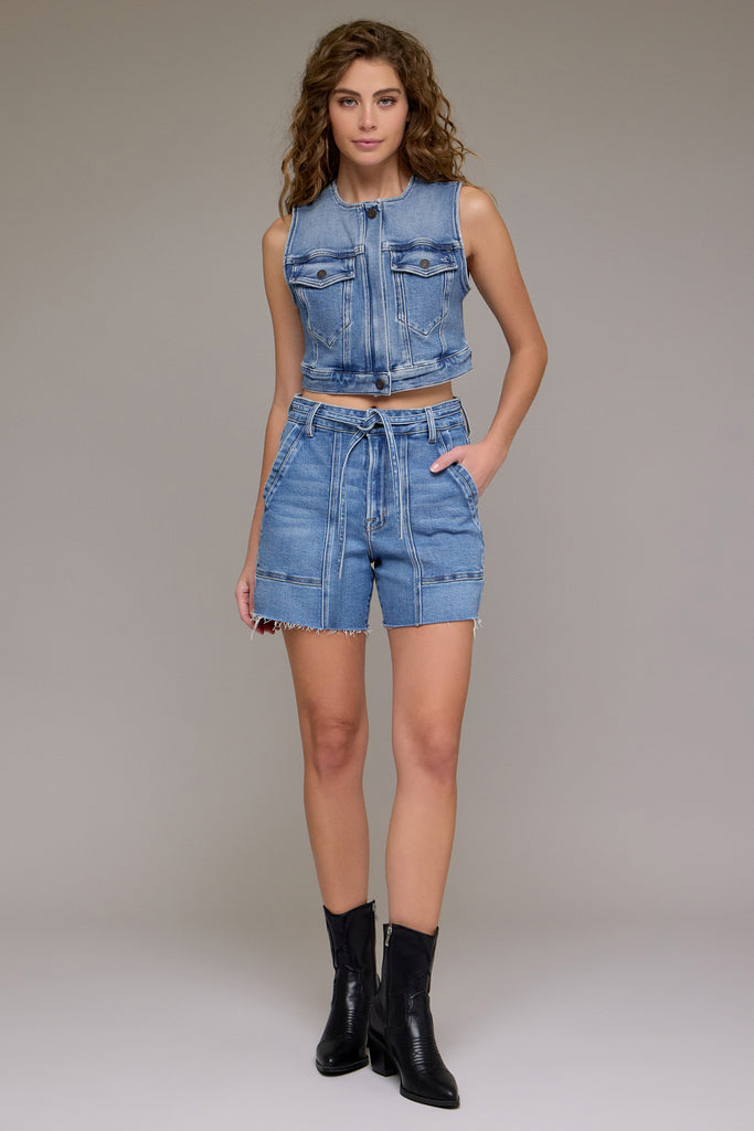 [AVA] Medium Light 5" Inseam High Rise Self Strap A Line Short