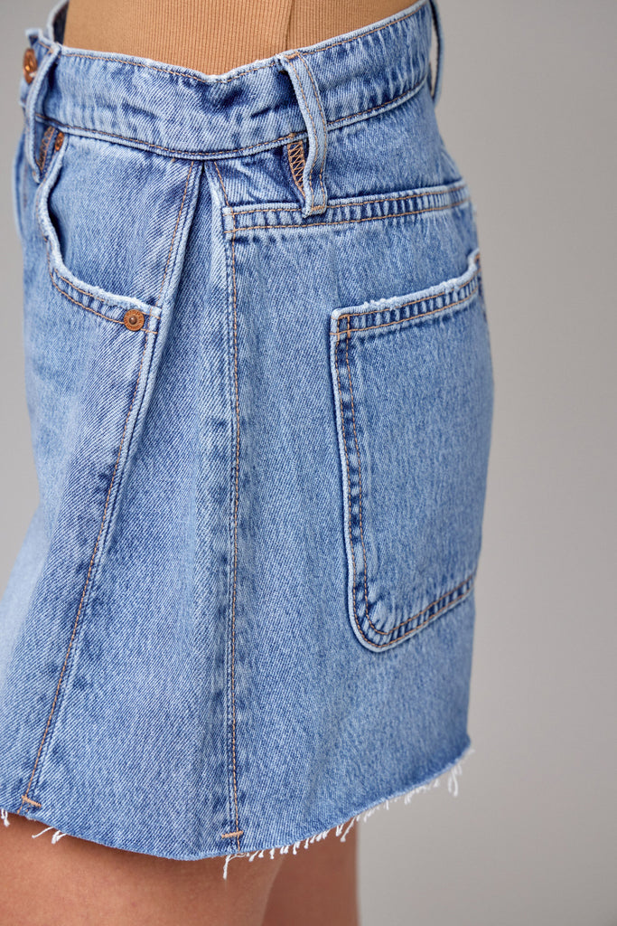 [FINN] Medium Wash Side Insert 3" Inseam A-Line Shorts