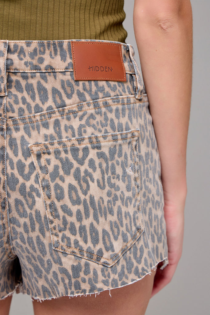 [FINN] Cheetah Printed Jagged Hem 3" Inseam Shorts