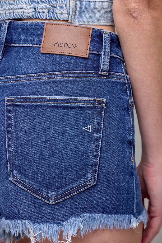 [FINN] Dark Wash Frayed Stretch 3" Inseam Shorts