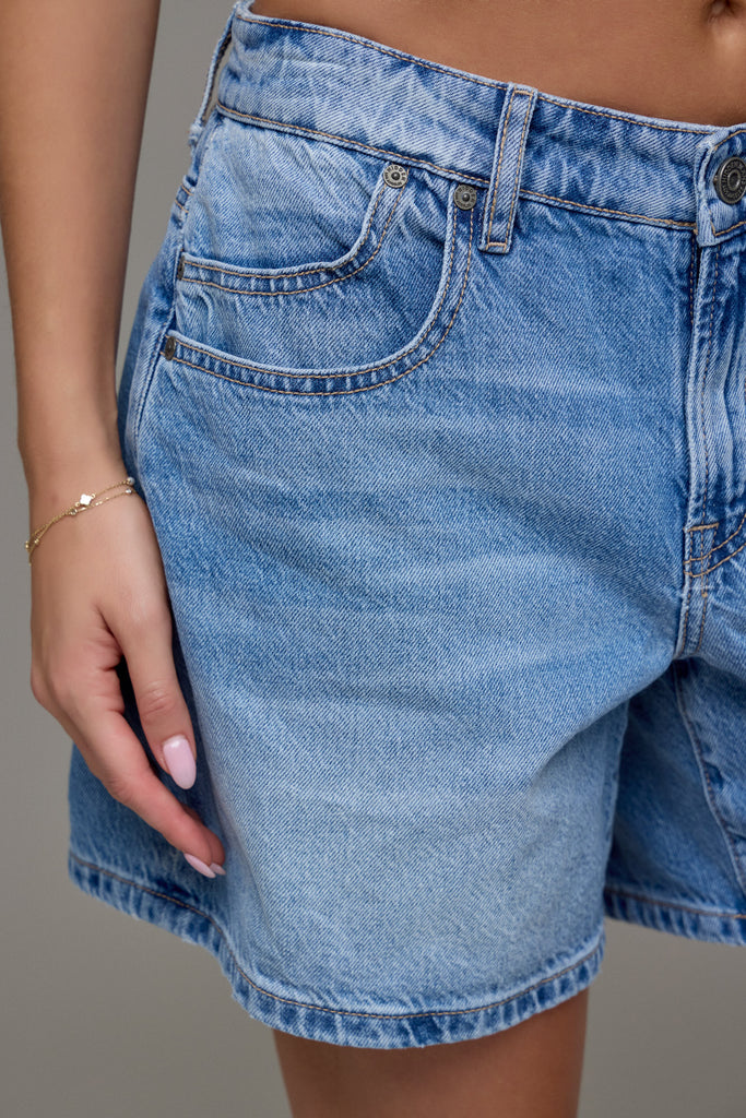 [MARLIN] Medium Wash Classic 5" Inseam Barrel Shorts