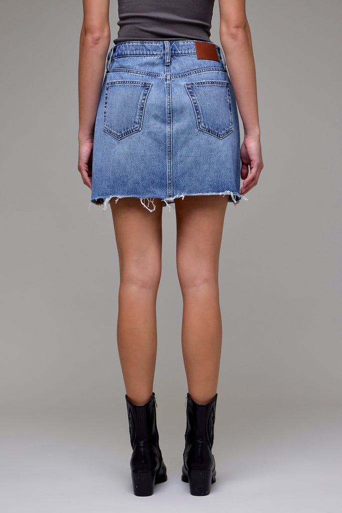 [PEYTON] Medium Wash Classic Mini Skirt