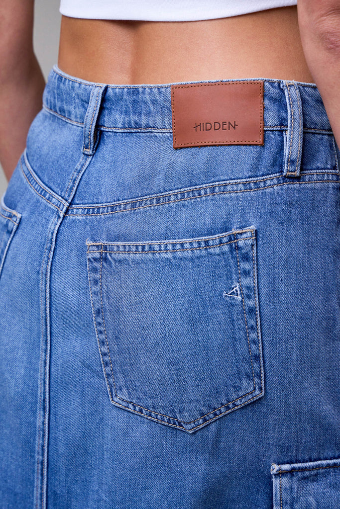 [PEYTON] Medium Dark Cargo Mini Denim Skirt